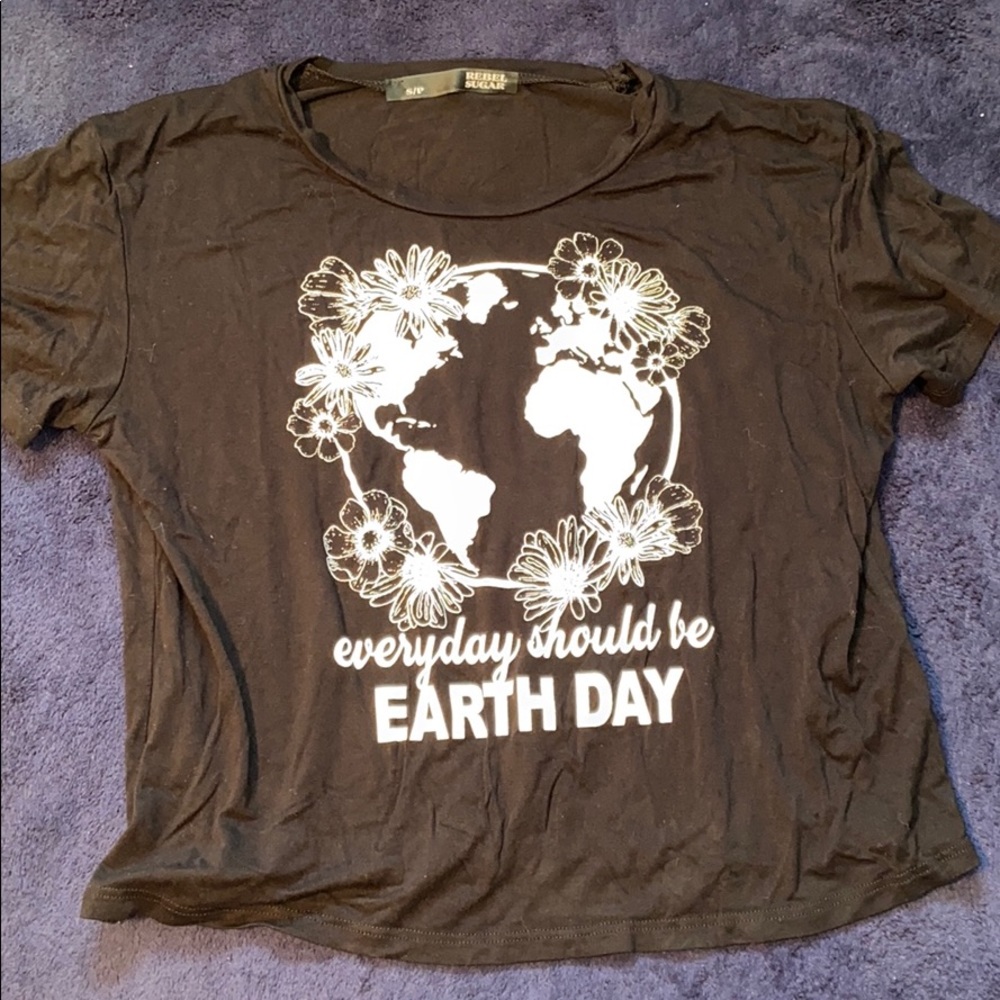 Graphic tee